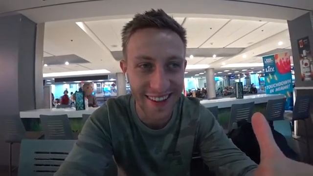 Заметки в дороге.Полет из Майами в Чикаго с пересадкой в Луисвилле.Бары, люди, самолеты. смотреть онлайн