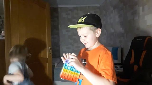 POP it (вытолкни это) 💥💥🖐 Много ли для СЧАСТЬЯ НАДО 🤔🤭😂❤❤💋💋 смотреть онлайн