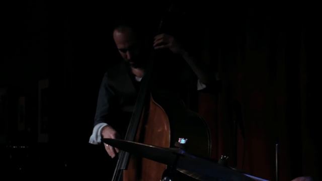 Rotem Sivan Trio @ Birdland / Rodent's Blues смотреть онлайн
