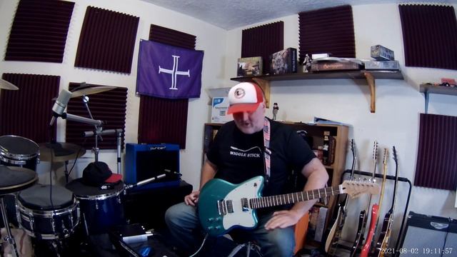 2021 Squier Paranormal Series Toronado смотреть онлайн
