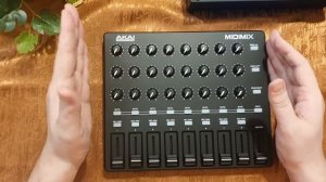 AKAI MidiMix за $100 - обзор и распаковка midi контроллера.