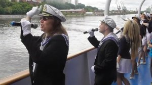 «Лето, лето, лето, лето твоих губ, твоих глаз» творческая группа теплохода «Козьма Минин»