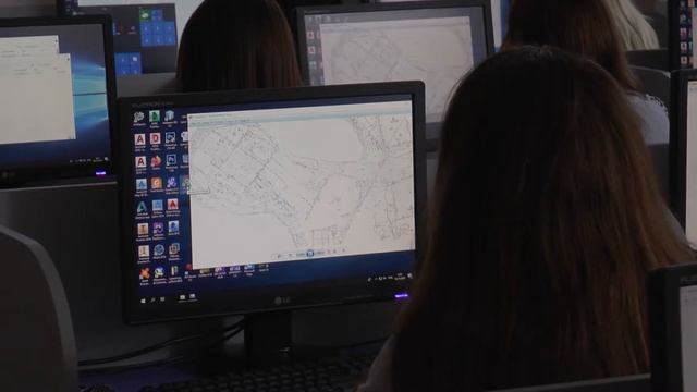 Petro Mohyla TV: Практичні заняття для студентів спеціальності "Геодезія та землеустрій" смотреть онлайн
