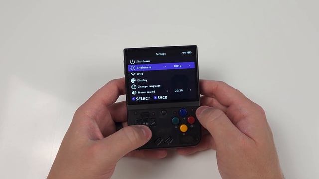 MIYOO MINI PLUS Ultimate Setup Guide - OnionOS, Roms, Box Art and Tweaks смотреть онлайн