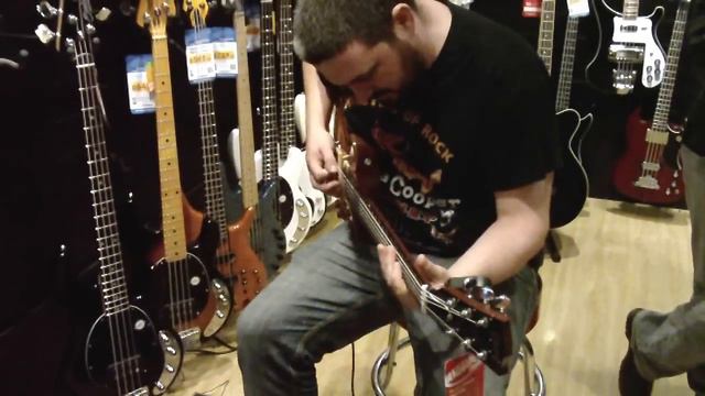 Wil jammin' on a Baritone Les Paul смотреть онлайн