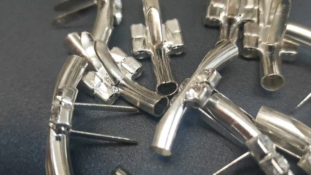 Лот - 287 "Трубочка" со стразами, 4 камня. смотреть онлайн