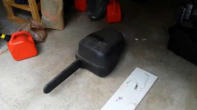 Chainsaw Leaking Oil
