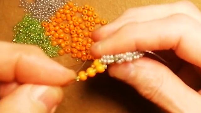 Кулон из бисера цветной (новинка) #кулон #кулонизбисера смотреть онлайн