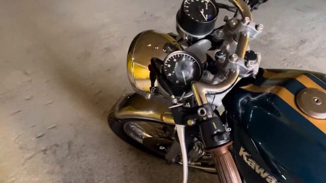 Уникальный и раритетный Kawasaki K4 z400 kz400 от ?MOTO-LEGACY? смотреть онлайн