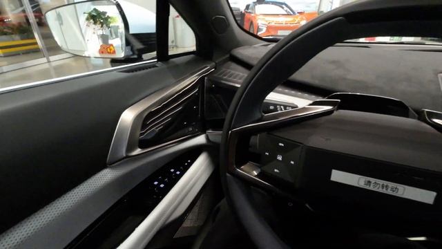 RSL Test Drives The Hiphi Z (Part 1 Interior & Exterior) смотреть онлайн