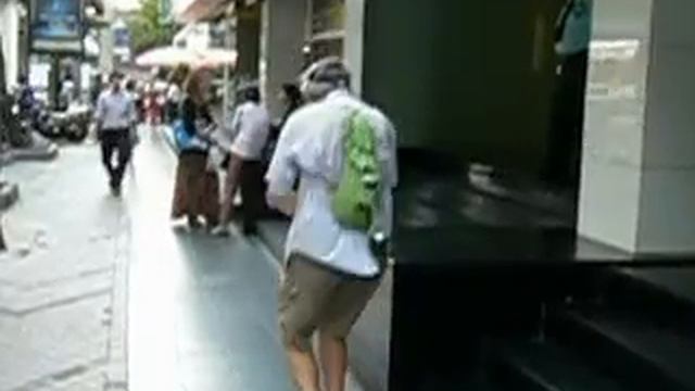 Танцующий в Бангкоке - просто будь собой! смотреть онлайн