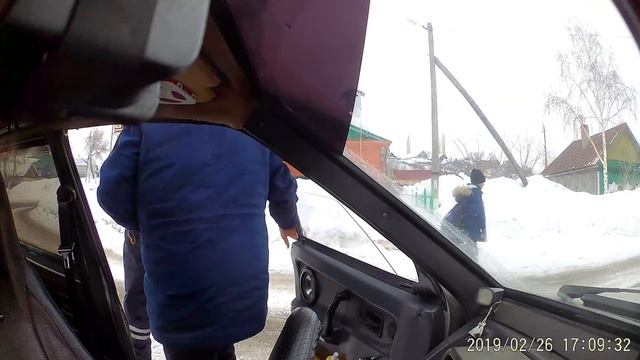 ИДПС лейтенант Стишилин... Вы ремешком не пристегнуты... смотреть онлайн