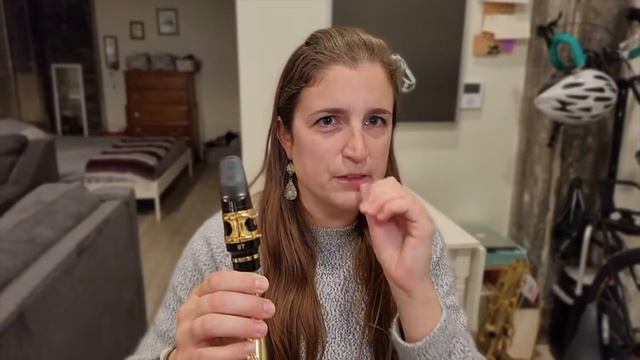 How to "Blow" Into the Saxophone & How to Make Your First Sound on the Saxophone смотреть онлайн