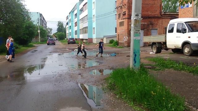 Дети купаются. смотреть онлайн