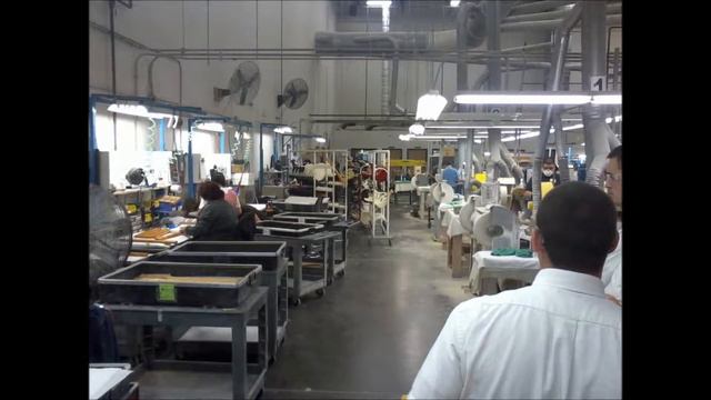 Fender Factory Tour Corona, CA смотреть онлайн