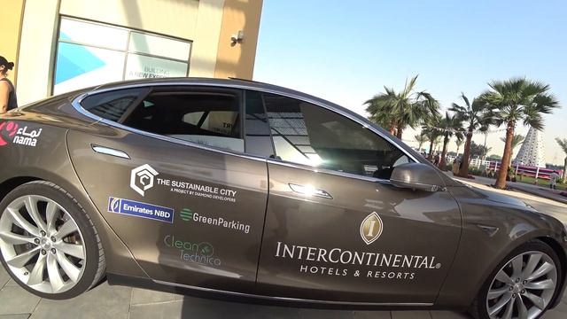 VLOG ДУБАЙ /Электроавтомобили в Дубае / Tesla , Chevrolet, Reno смотреть онлайн