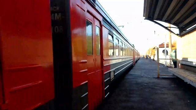 Электропоезд ЭД4М-0311 платформа Назарьево. смотреть онлайн