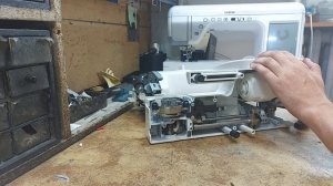 Замена шестерни челночного механизма швейной машинки (вертикальный челнок) своими руками