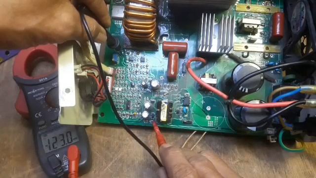 mesin las lakoni 450 watt || cara ukur tegangan di IGBT смотреть онлайн