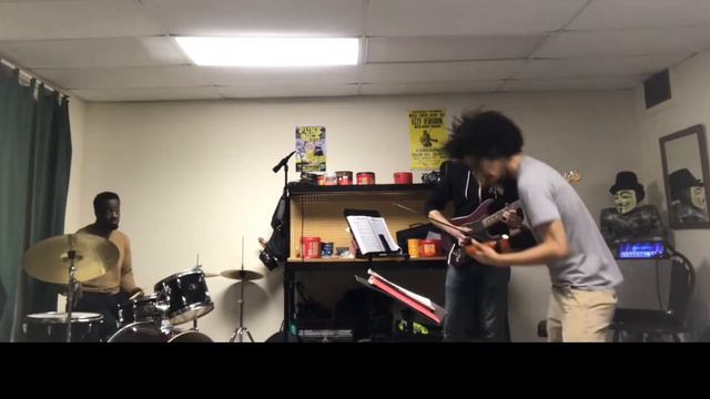 The Flintstones Theme Performed by Startle Markings Trio смотреть онлайн