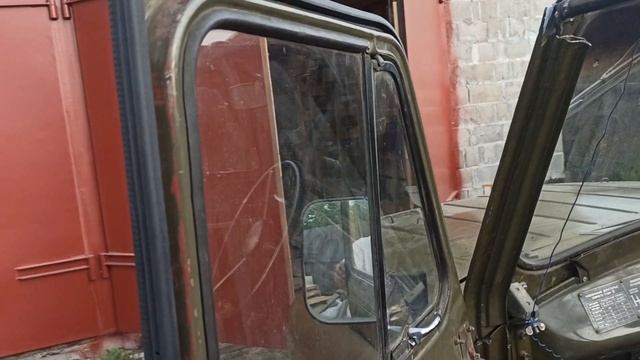 Установка уплотнителей уаз 469 4x4, дуги и тент, прокачка тормозов старого образца, + новые гусли смотреть онлайн