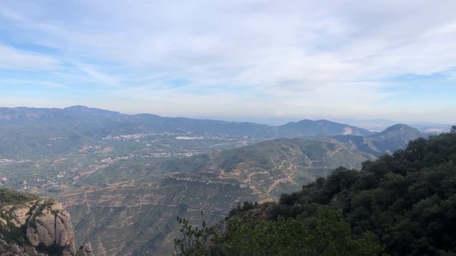 Испания. Гора Монсеррат (Montserrat - Sant Jeroni, Spain), монастырь Монсеррат, подъём на фуникулёр смотреть онлайн