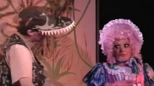 "Сделай свой мир красивым"- реж.- постановщик В.Шибаров. Саратовский "Театр Русской Комедии"