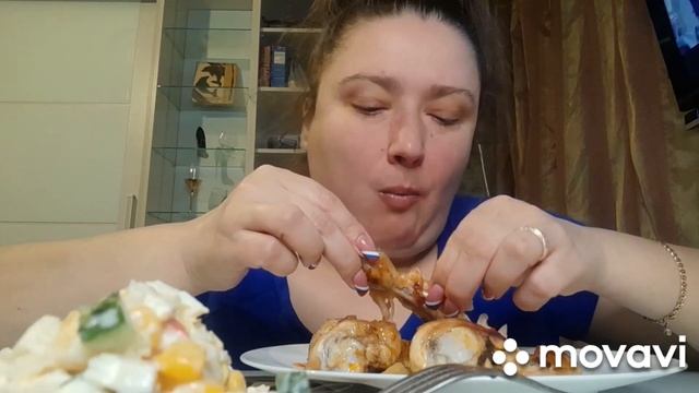 Мукбанг???Опять своими ручками?✋?Крабовый салат ?со вкусненькой курочкой???? смотреть онлайн