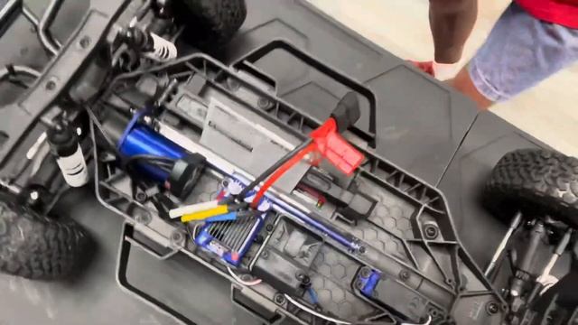 ALL NEW 2023 TRAXXAS FORD RAPTOR R смотреть онлайн