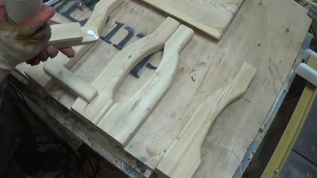Интересная идея из бруса !!!Полезная самоделка своими руками.вертлявый табурет. смотреть онлайн