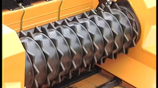 Измельчитель древестных отходов Doppstadt AK смотреть онлайн