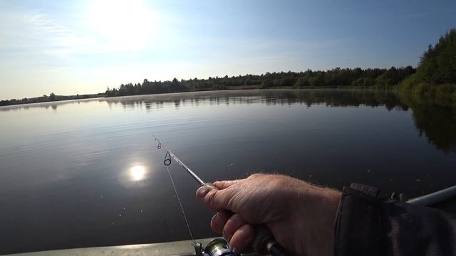 ЩУЧИЙ ЖОР! Как легко поймать щуку на спиннинг! Осенняя рыбалка на Щуку смотреть онлайн