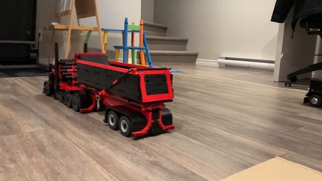 Lego technic Red&black Peterbilt truck with his dump trailer full rc!!! смотреть онлайн