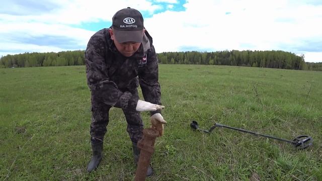 МеталлоКоп на ПУЗОТЁРКАХ!!!Столько Металла Наша ЛАСТОЧКА НЕ ВИДЕЛА НИКОГДА!!!Громадная железяка!!! смотреть онлайн