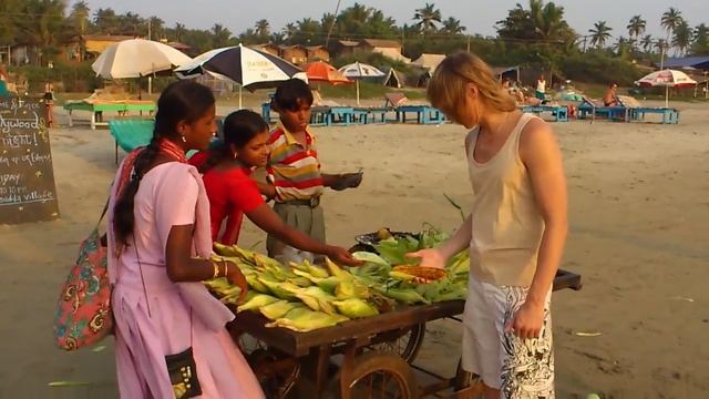 Кукуруза на пляже GOA. =) смотреть онлайн