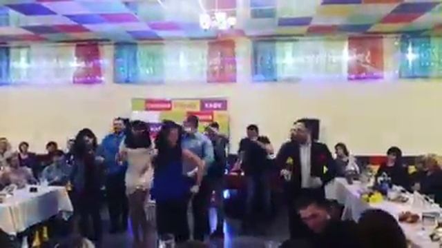 Случился массовый танец)))) смотреть онлайн