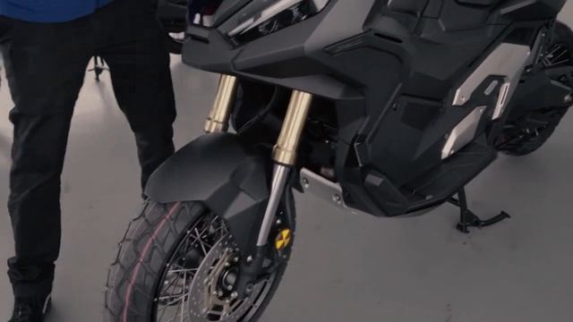 Bike of the week - The Honda X-ADV 750 смотреть онлайн
