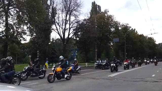 Проезд колонны байкеров по городу Сумы смотреть онлайн