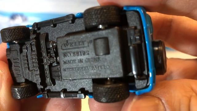 araba oyuncak.. unboxing UNICEF car Mitsubishi Pajero 4WD by Welly Diecast (01248) смотреть онлайн