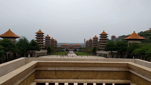Храм тысячи будд в Каошунге / Kaohsiung. Taiwan. смотреть онлайн