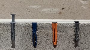 Сравнение крепежа для плинтуса EasyFix с обычными дюбелями