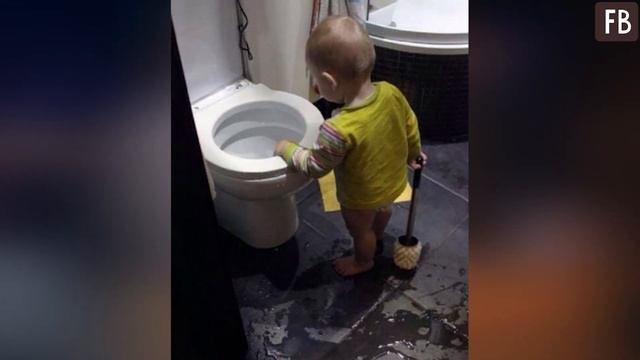 Такие маленькие, но уже самостоятельные: подборка забавных детских фотографий смотреть онлайн