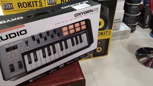 M-AUDIO OXYGEN 25 смотреть онлайн