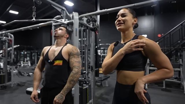 TRAINING SHOULDERS & TRICEPS TOGETHER | Couple's Workout