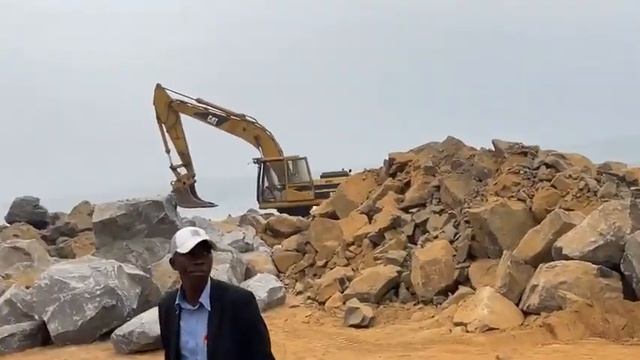 President Weah And Partners Tour The PHP Project смотреть онлайн