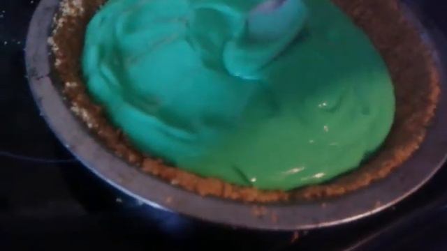 Mt. Dew sober slime pie! смотреть онлайн