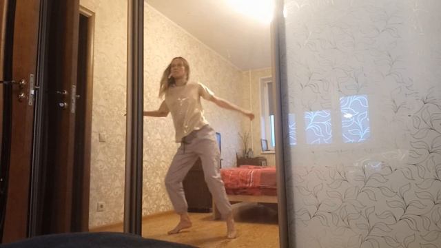 Обучение современным стилям, бальным танцам, йоге, растяжке. Преподаватель: Волкова Екатерина. смотреть онлайн