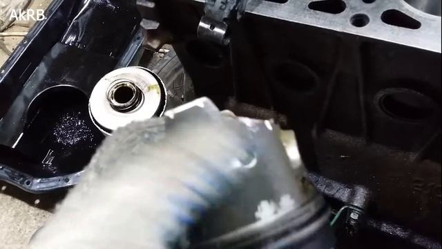 Башмак натяжителя, масляный фильтр, поршень - результат работы на моторе смотреть онлайн