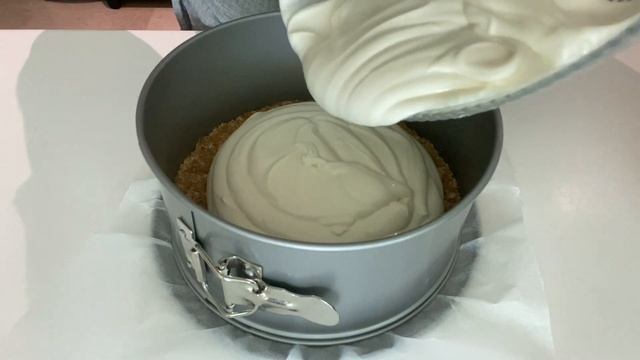 ЧИЗКЕЙК БЕЗ ВЫПЕЧКИ ? рецепт из сливочного сыра. очень вкусный чизкейк. Рецепт чизкейка без выпечки смотреть онлайн