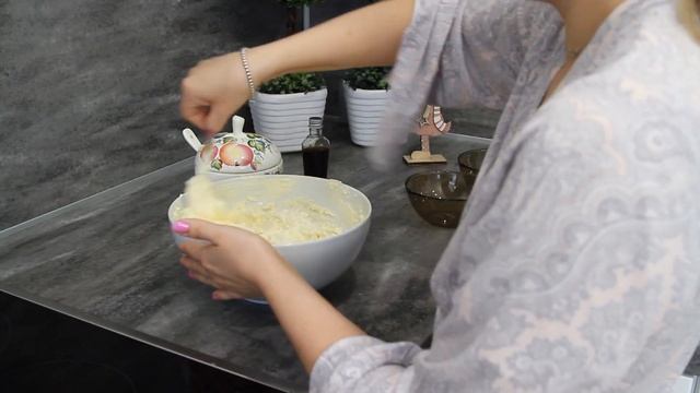 Нежнейшие СЫРНИКИ ИЗ ТВОРОГА рецепт НА СКОВОРОДЕ | 7 секретов ПЫШНЫХ СЫРНИКОВ - вкусно и быстро!! смотреть онлайн